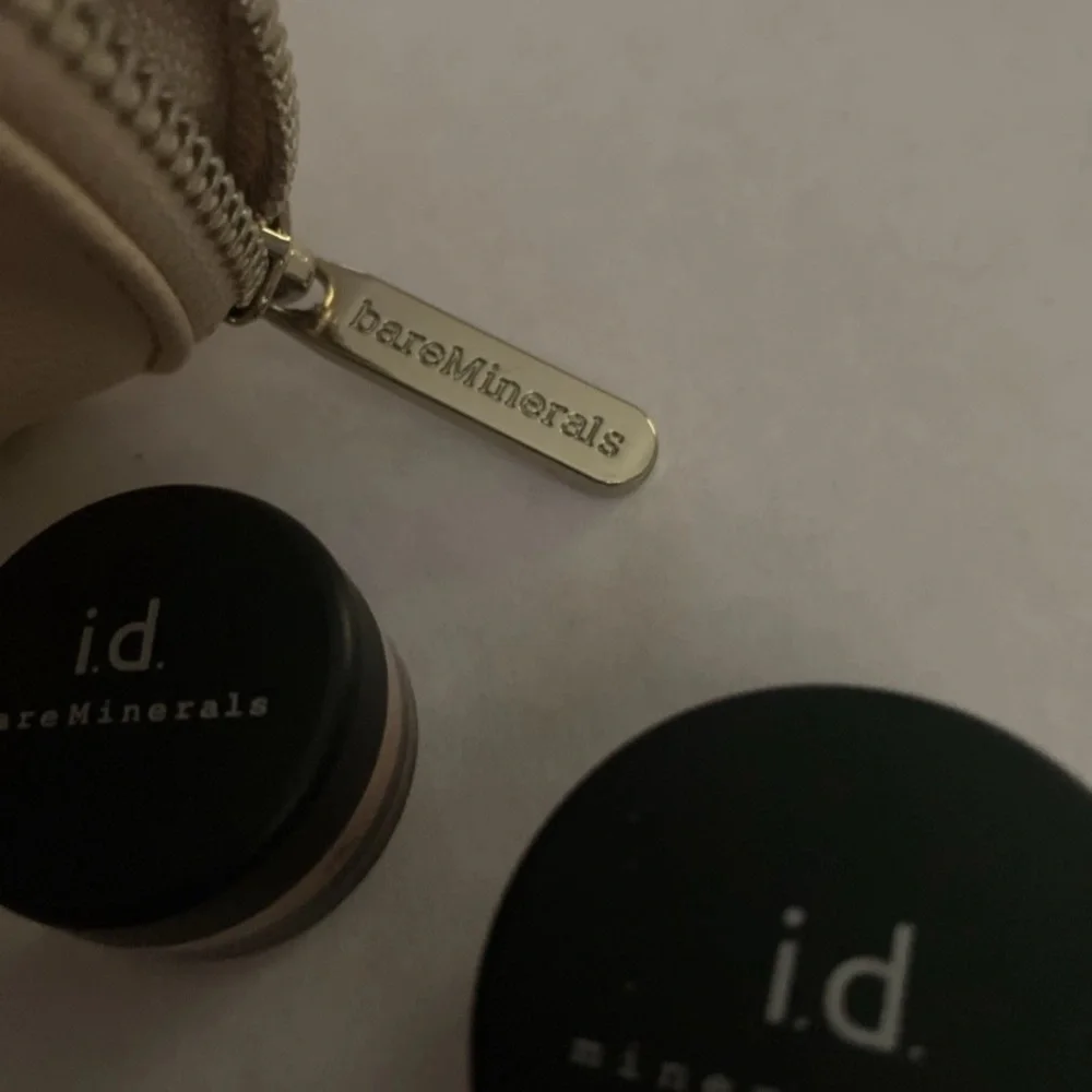 Bareminerals Travel Case Filled w/ Travel Tinted Mineral Veil & Honey Bisque